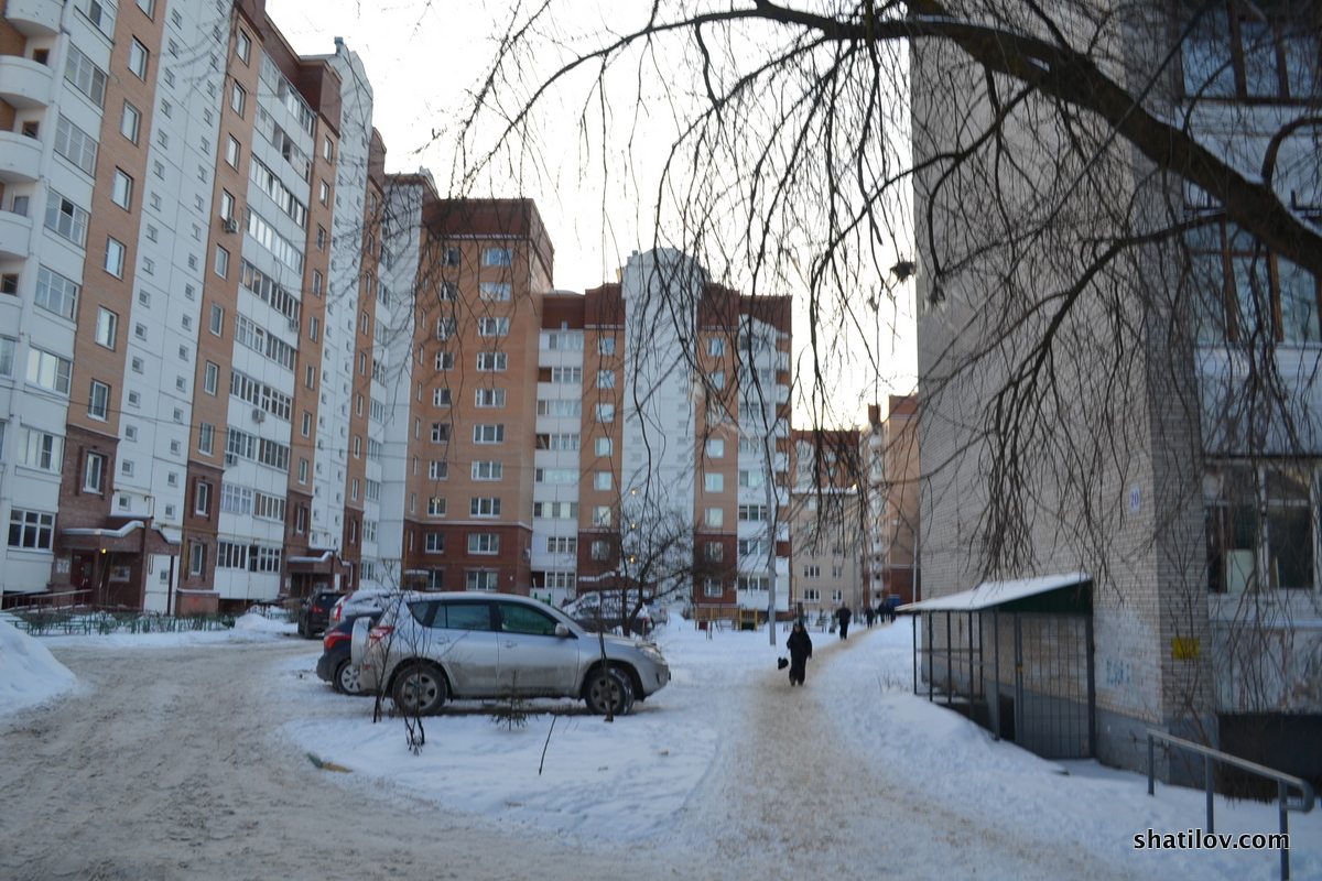 Квартал Маяковского в Звенигороде. Нечищенные тротуары.